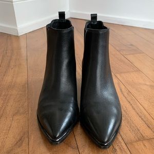 ‘Yale’ Chelsea Boot - Marc Fisher LTD